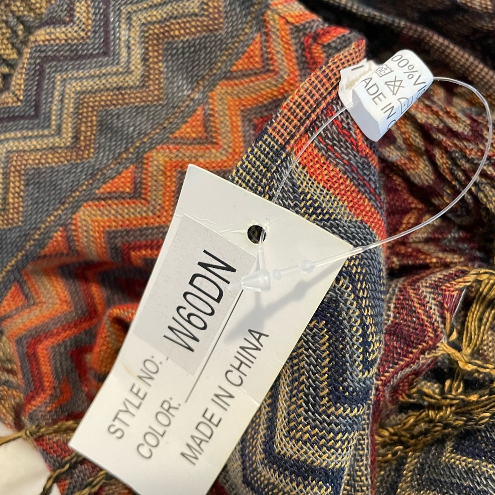 Multicolor Chevron Pattern Scarf - Picture 7 of 8